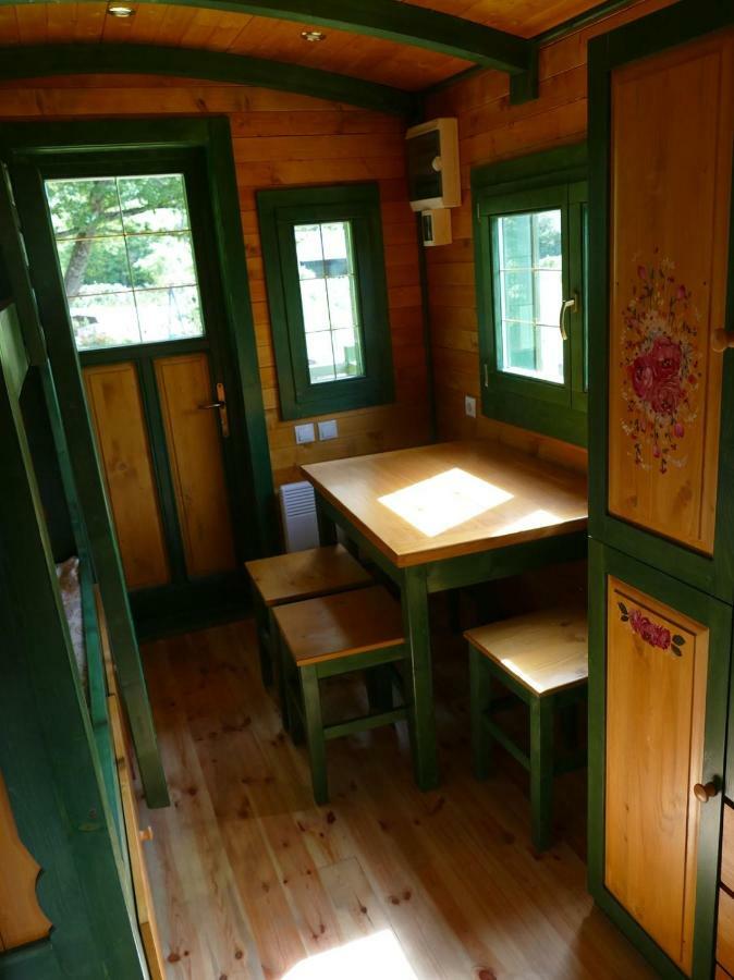 Roulotte Maisonthiers Blanot  外观 照片
